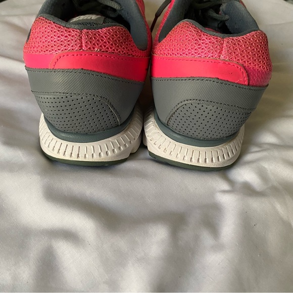 Nike Zoom Winflo Dynamic Web Running Shoes Pink/Gray
Size 11.5 - Picture 6 of 12